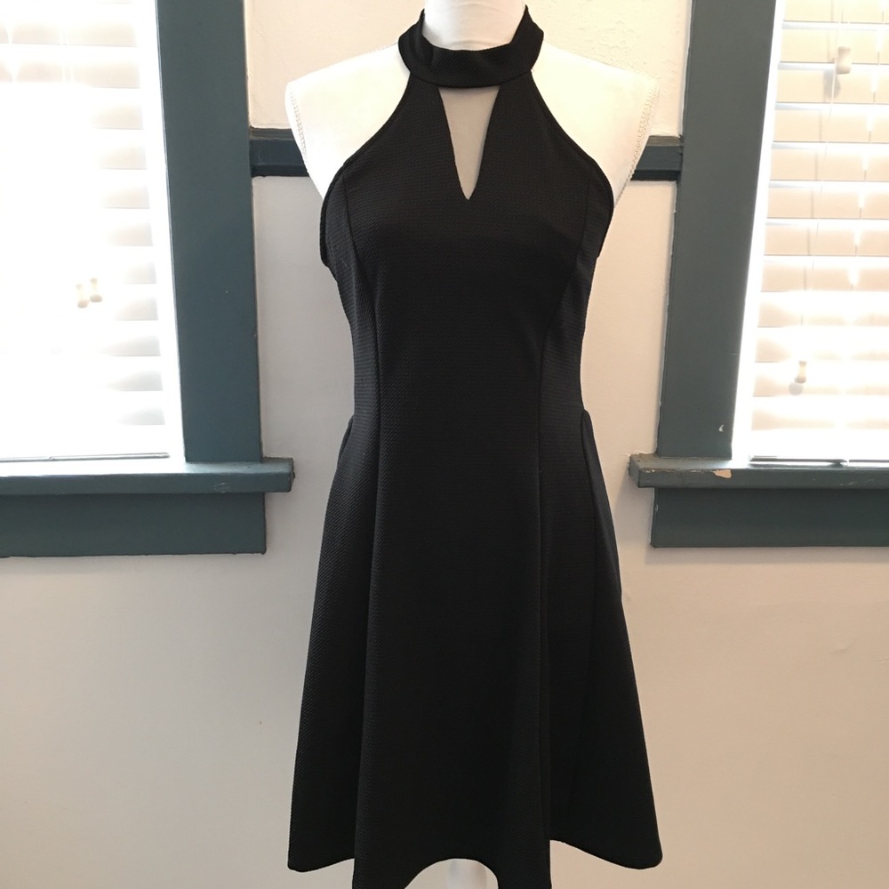 👗Monteau black dress with mesh back. Medium👗